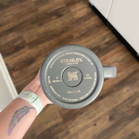 Stanley Flowstate 40oz Quencher - Picture 2 of 2